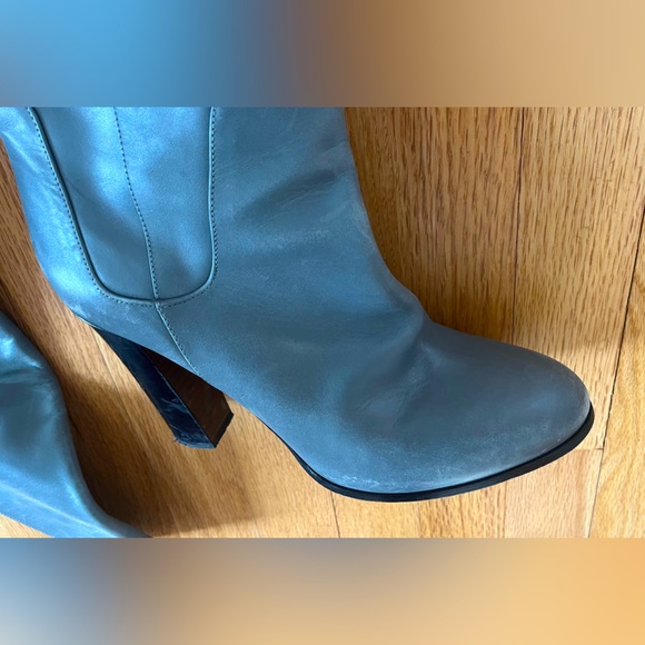 Gray Knee-High Leather Boots Vince 8.5 US/
68.5 EU High Heels Zipper - Picture 6 of 9